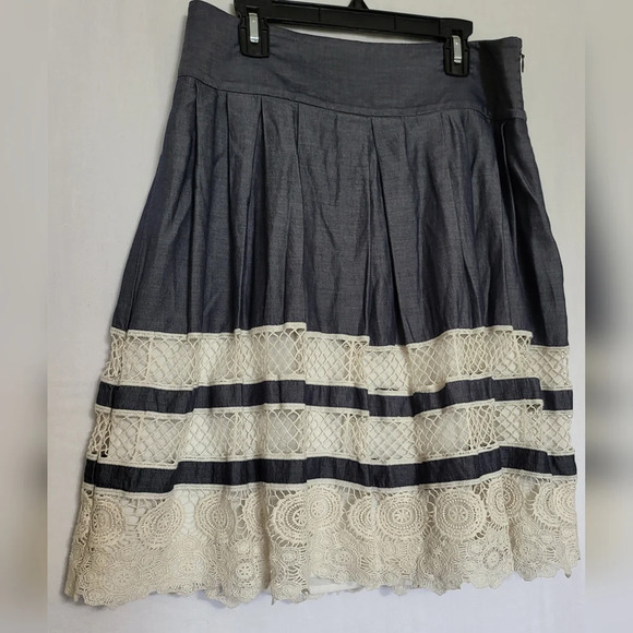 Ann Taylor Blue White Denim & Lace Pleated Crochet Hem Boho Skirt Sz 4 Preppy‎ - Picture 1 of 9